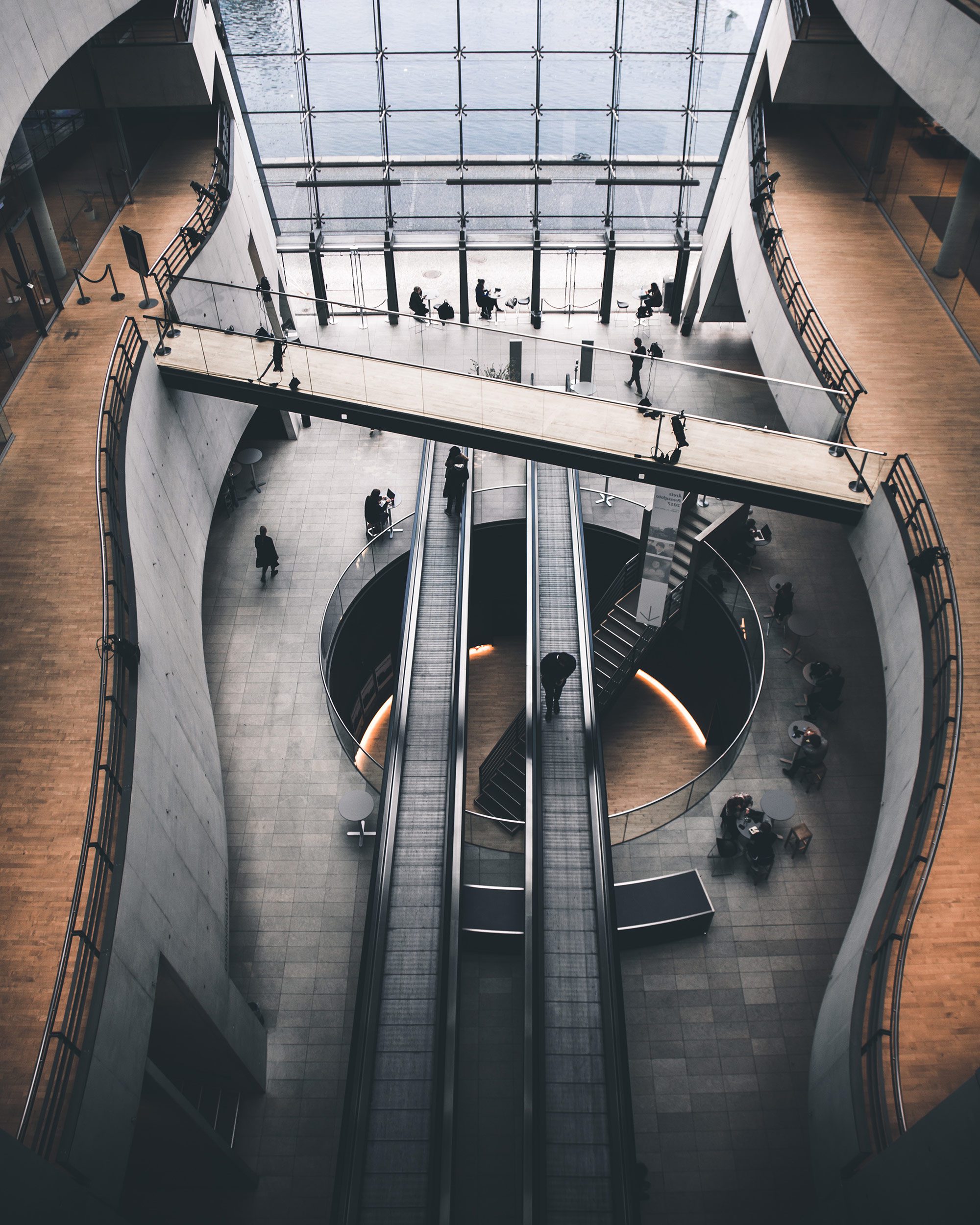 Thiết kế & thi công NHÀ Ở: Hiện đại và thông minh.